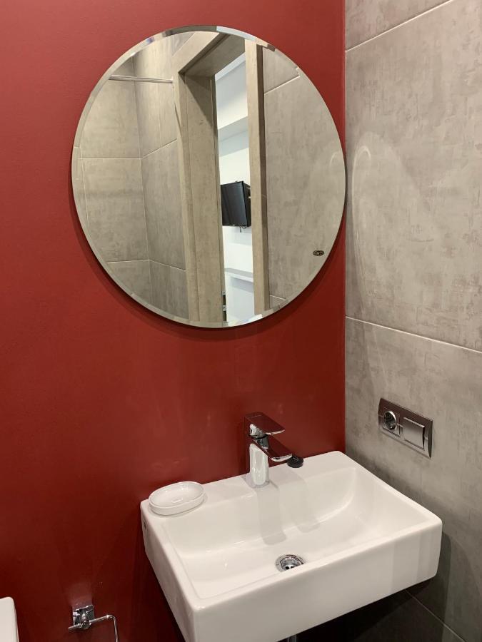 Red Cube Hotel Kamyanets-Podilski Dış mekan fotoğraf